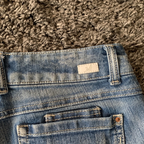 Jolt Jean β’ Denim Shorts Floral Lace Design - Picture 7 of 8